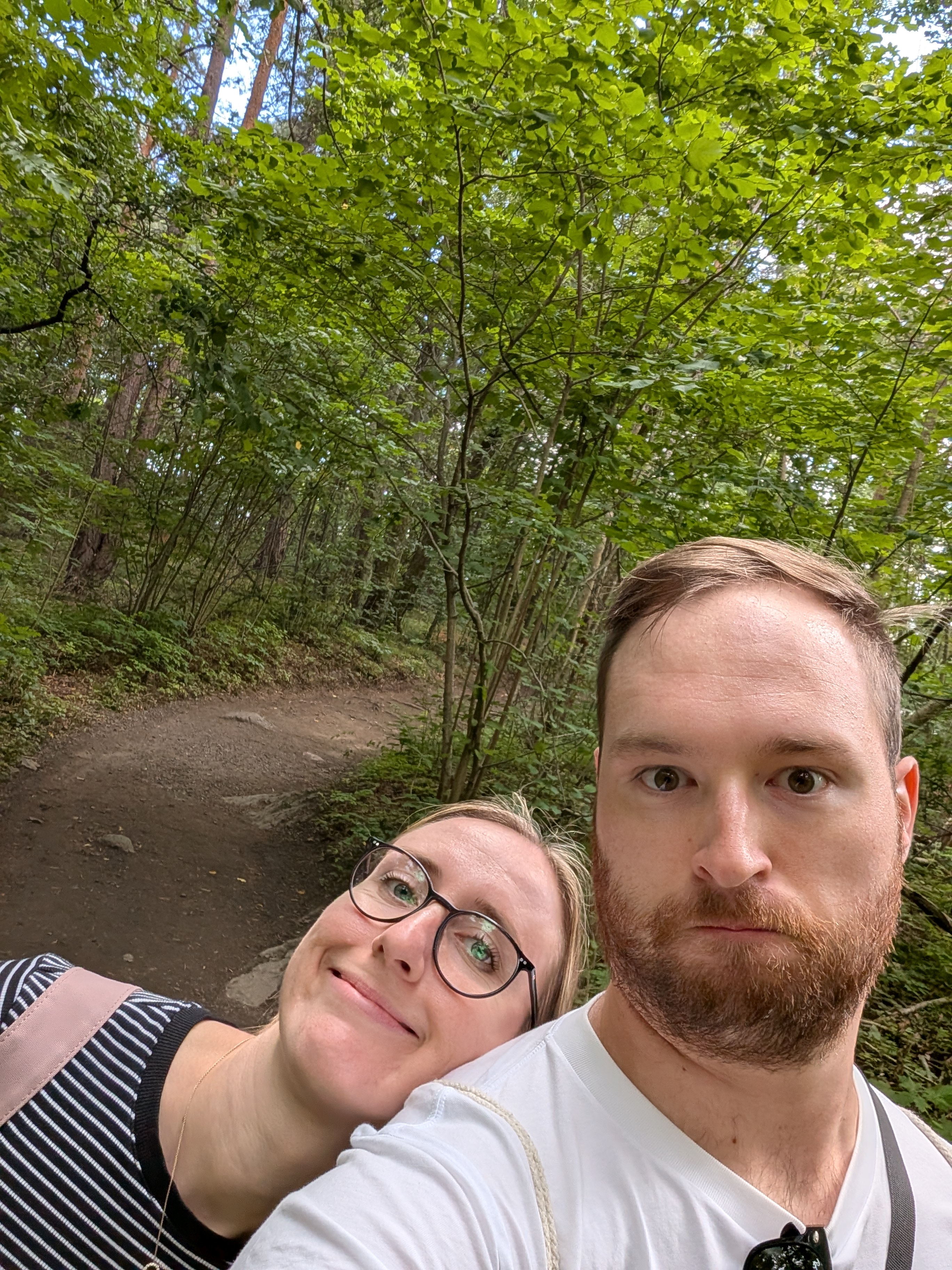 Theresa und Lukas beim Feiern